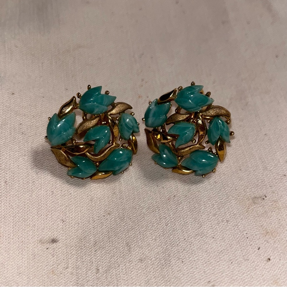Vintage Trifari Gold-Tone Floral Clip Earrings